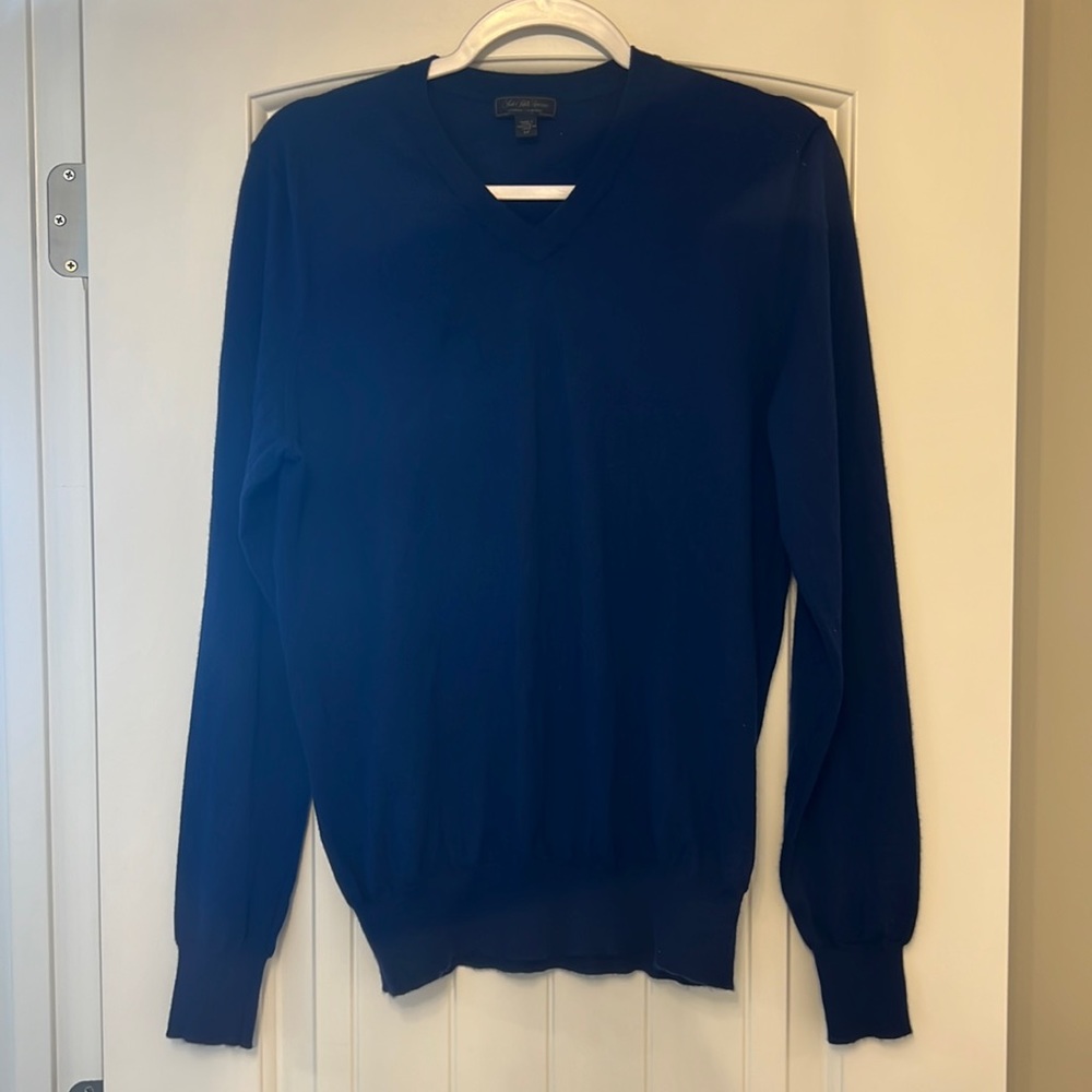 Brand New 100% cashmere mens sweater, size small